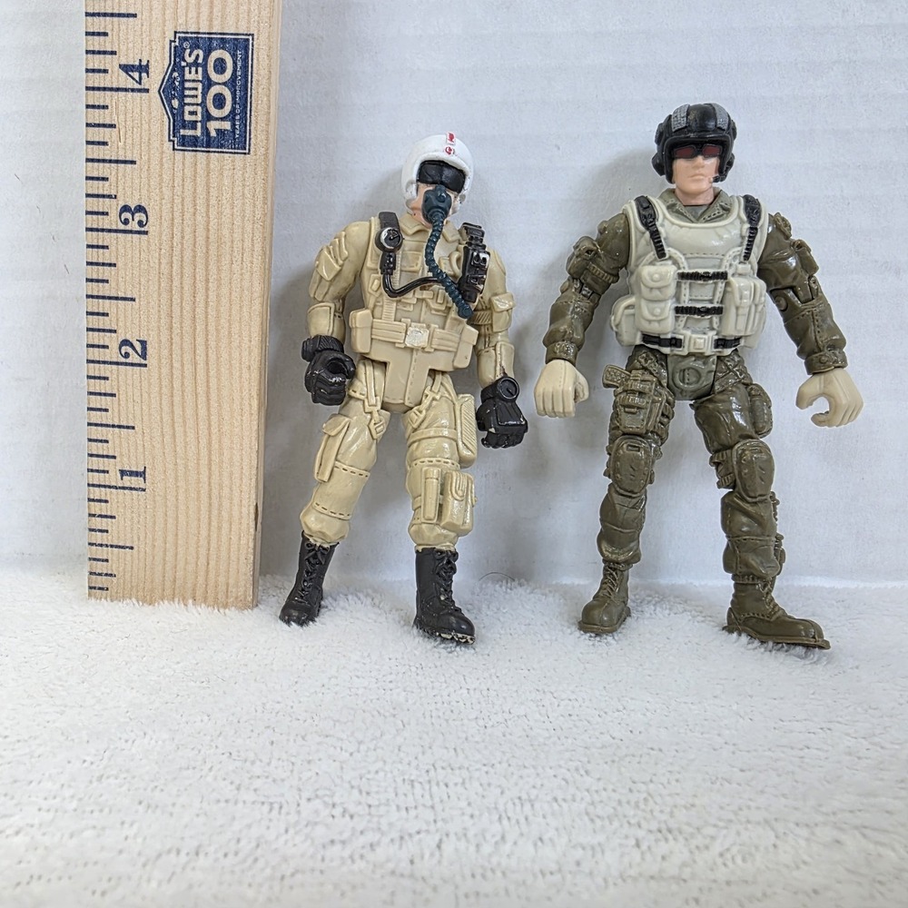 Lot Of 2‎ Vintage Chap Mei Jet Pilot & Marine Action Figures